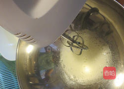 戚风蛋糕的做法图解3