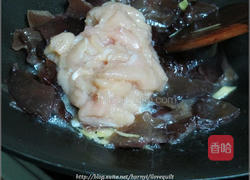 黑木耳炒鸡片的做法图解6