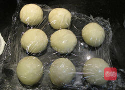 牛奶面包的做法图解2