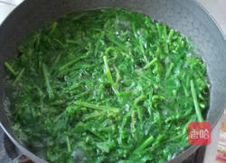 花生凉拌野菜蕨菜的做法图解1