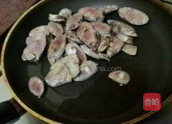 洋葱炒香肠的做法图解7