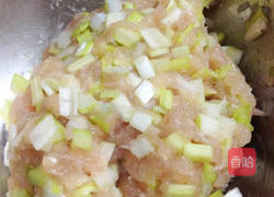 鸡肉韭黄水饺锅的做法图解1