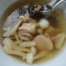 蒜头鸡肉香菇汤的做法[图]