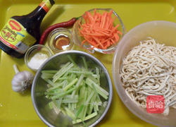 美极鲜鱼露的做法图解1