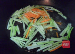 美极鲜鱼露的做法图解2