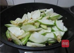 蛋燥丝瓜的做法图解3