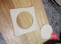 鲜虾花椰菜酥盒子的做法图解1