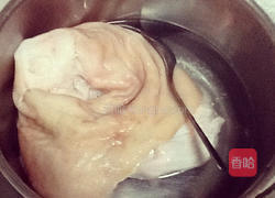 电锅食谱红烧蹄膀的做法图解2