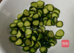 凉拌小黄瓜的做法图解1