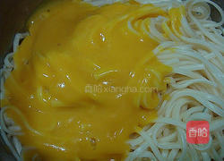 南瓜海鲜面的做法图解6