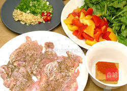 甜椒咖哩鸡丼的做法图解1
