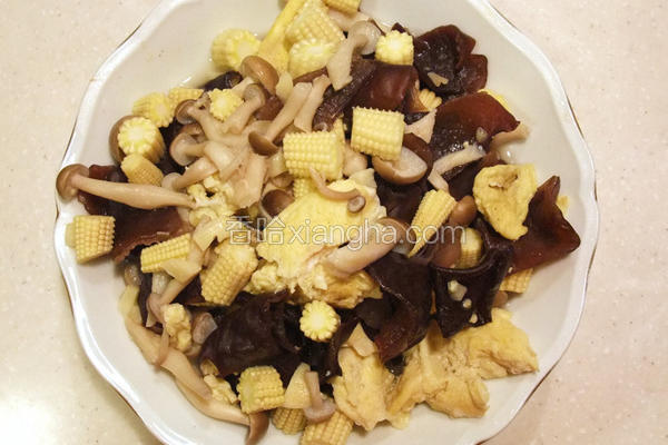 海鲜菇黑木耳炒蛋