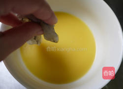 虾仁蟹肉蒸蛋的做法图解2