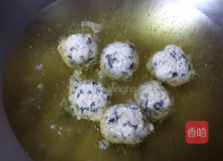 金沙豆腐海苔球的做法图解5