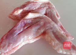 马铃薯炖鸡翅的做法图解2