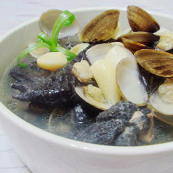 蒜头蛤蜊乌骨鸡汤的做法[图]