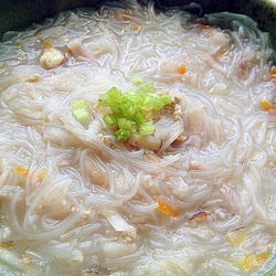 副食品芋头米粉汤的做法[图]