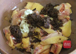 冬菜蒜味鲜鸡肉的做法图解3