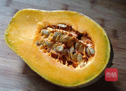 南瓜盅蛤蛎浓汤的做法图解1