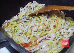 榨菜炒肉丝的做法图解6