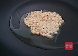 松子蘑菇菠菜饭的做法图解1