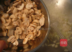 乳香意大利面的做法图解2