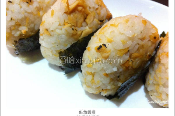 日式鲑鱼饭团
