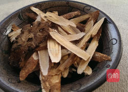 当归黄耆鱼汤的做法图解2