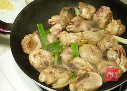 南瓜炖鸡的做法图解3