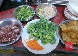 港式牛肉粥的做法图解1