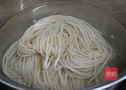 高粱香鲜蚵仔面的做法图解2