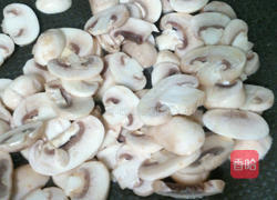 奶油蘑菇甜椒的做法图解3