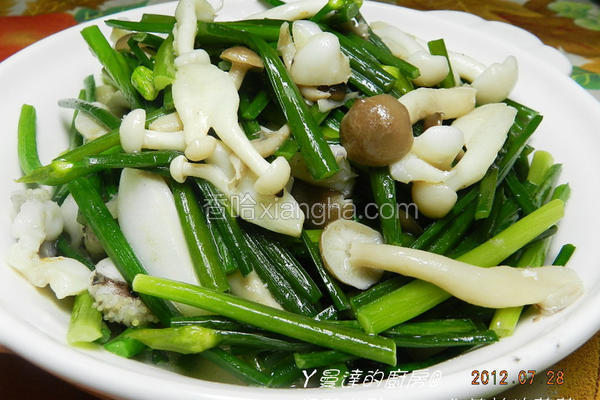韭菜墨鱼菇菇