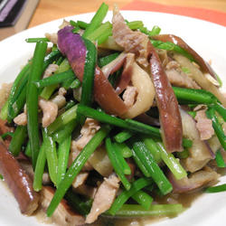 茄子韮菜花炒的做法[图]