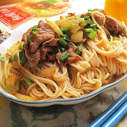 韭菜牛肉香拌面的做法[图]