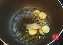 麻油虱目鱼猪肝粥的做法图解2