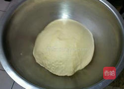 红豆牛奶花型面包的做法图解1