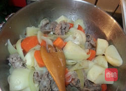 马铃薯炖肉的做法图解3