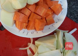 马铃薯炖肉的做法图解2