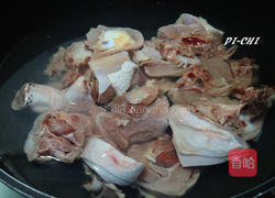 黑枣香菇鸡汤的做法图解2