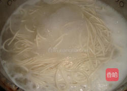 柴鱼高汤面的做法图解1