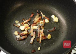 蒜辣芦笋炒菇条的做法图解3