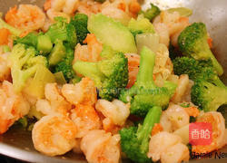 清炒虾球的做法图解5