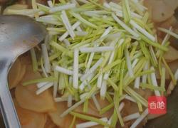 土豆片炒瘦肉的做法图解4