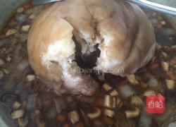 冰糖肘子的做法图解5