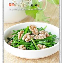 韭花炒桃仁的做法[图]