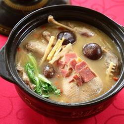 竹笋鸭煲的做法[图]