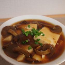滑菇豆腐的做法[图]