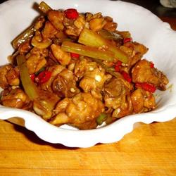 酸辣鸡腿肉的做法[图]
