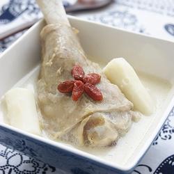 豆浆炖羊腿的做法[图]
